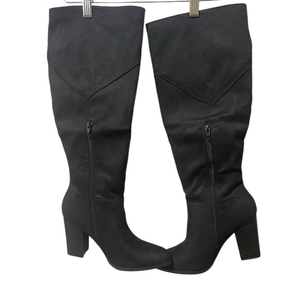 Elegant Black Knee-High Boots - Picture 4 of 10